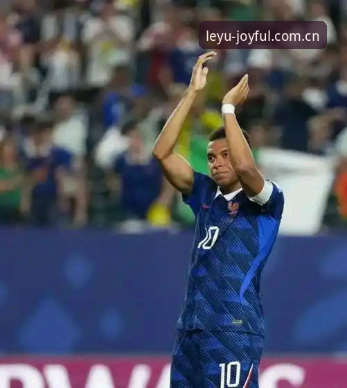 法国3-0伊拉克全面评测：姆巴佩16球追平纪录，乐鱼用户解析世界杯射手王争夺战
